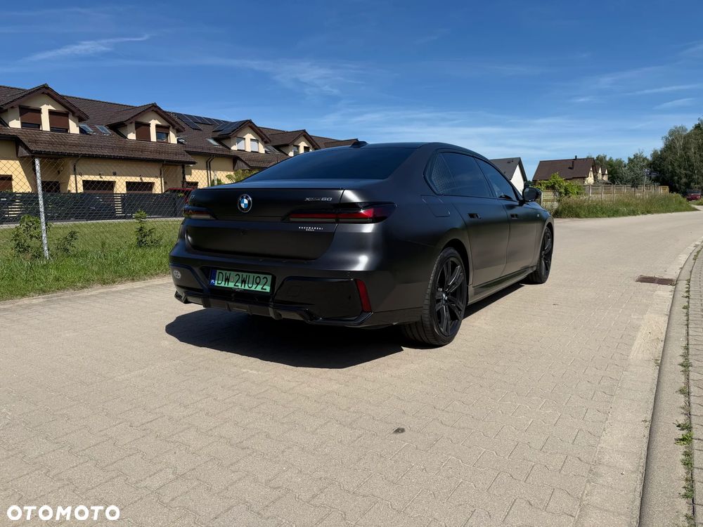 BMW i7 105.7kWh xDrive60 Individual Edition - 3