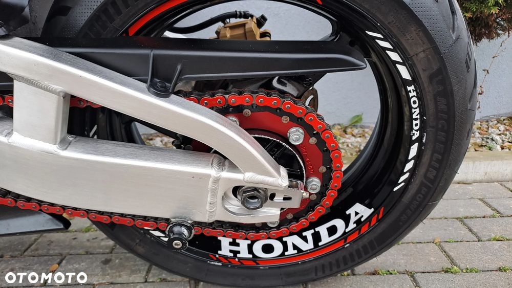 Honda CBR - 28