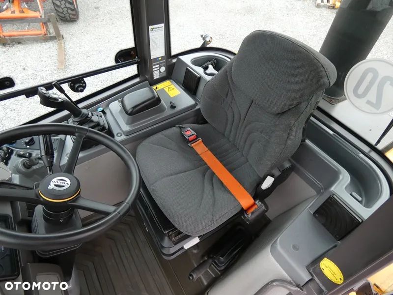 Volvo L20F Z Niemiec / Tylko 2.300mtg / Stan Idealny / - 10