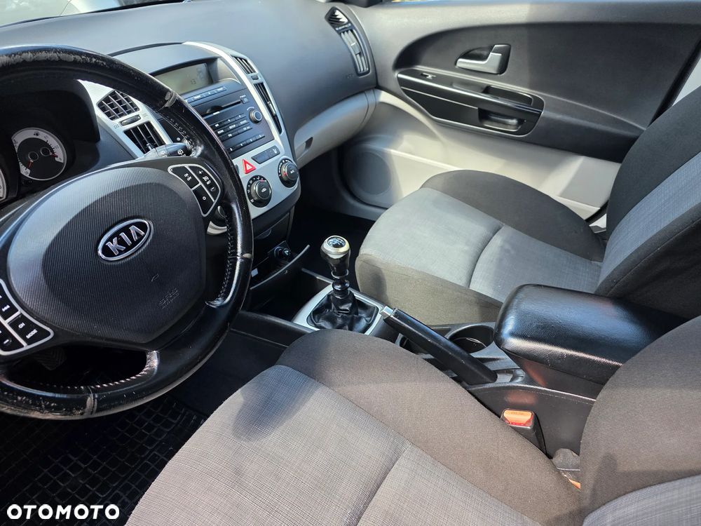 Kia Ceed 2.0 CRDi Spirit - 6