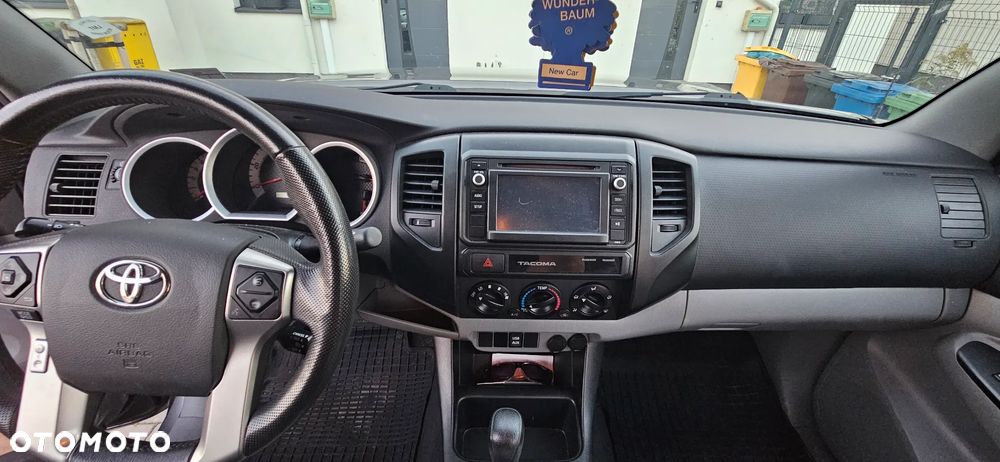 Toyota Tacoma - 15