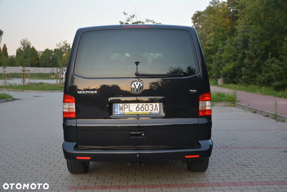 Volkswagen Multivan - 15