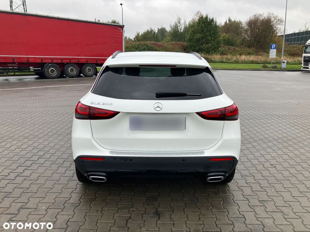 Mercedes-Benz GLA 200 - 7