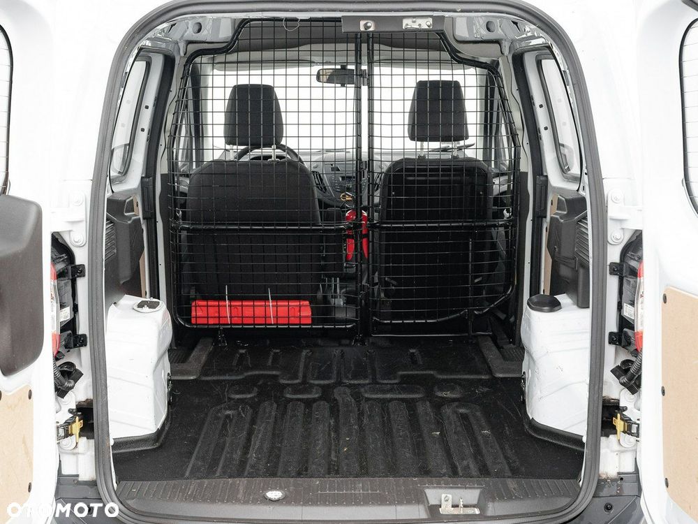Ford Transit Courier - 20
