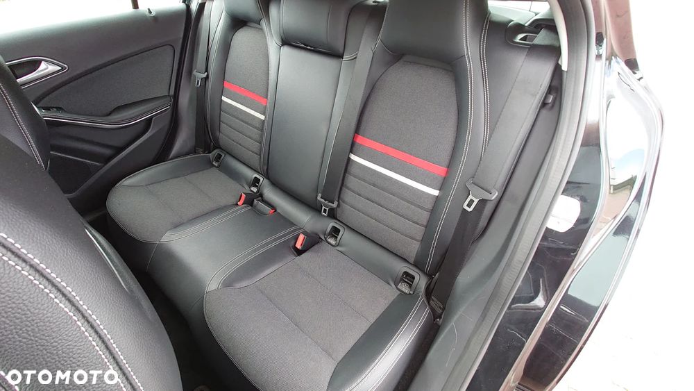 Mercedes-Benz Klasa A 180 (BlueEFFICIENCY) - 29