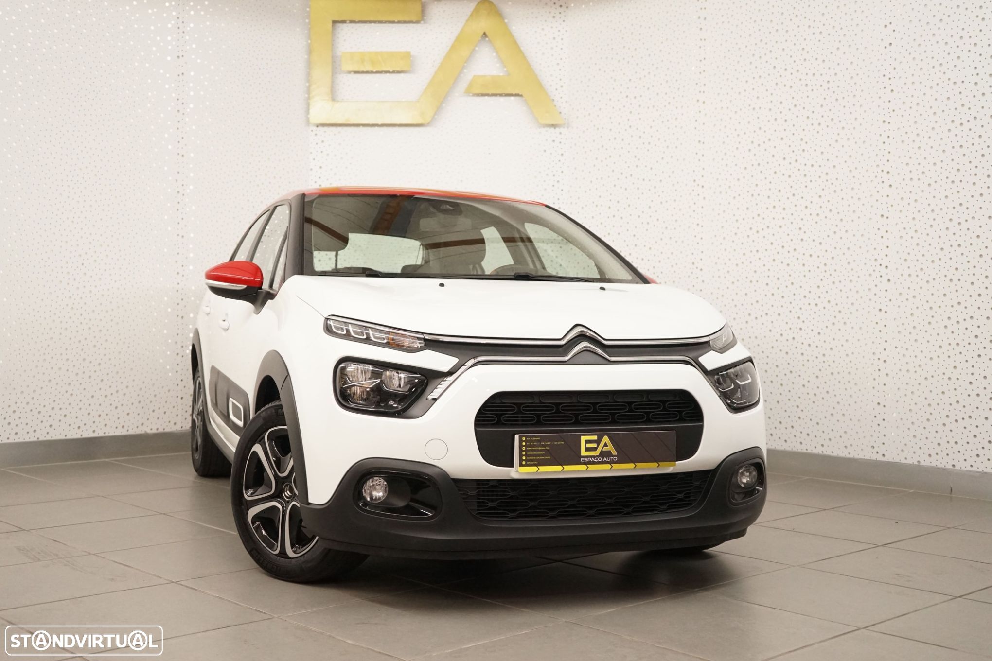 Citroën C3 1.2 PureTech Shine - 1