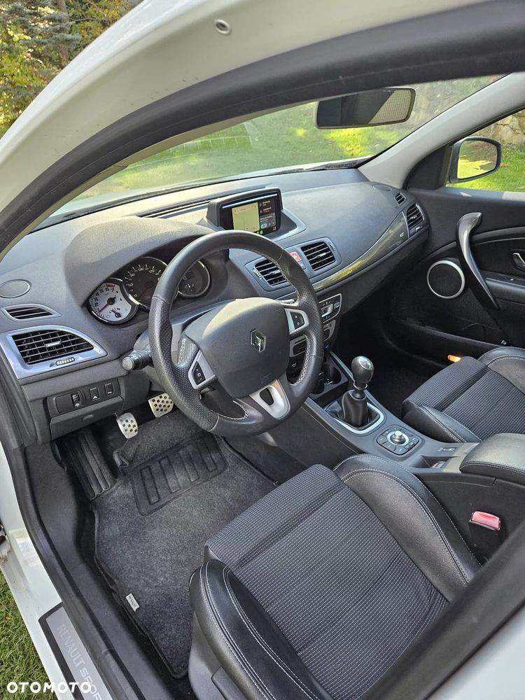 Renault Megane TCe 180 GT - 19