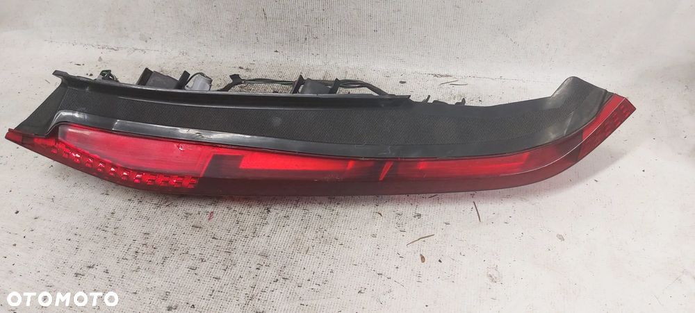 .  TYL TYLNA LAMPA PRAWA NISSAN X-TRAIL T30 - 3