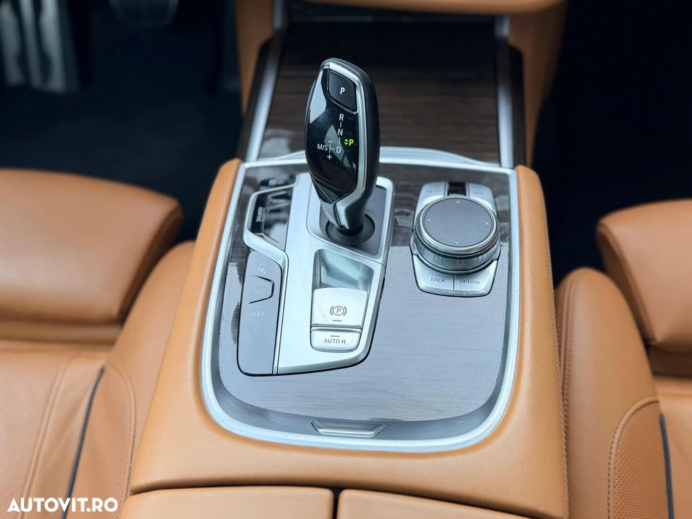 BMW Seria 7 740Ld xDrive - 27