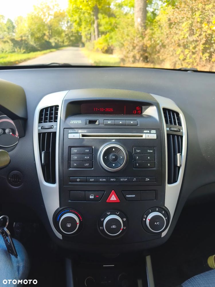 Kia Ceed - 9