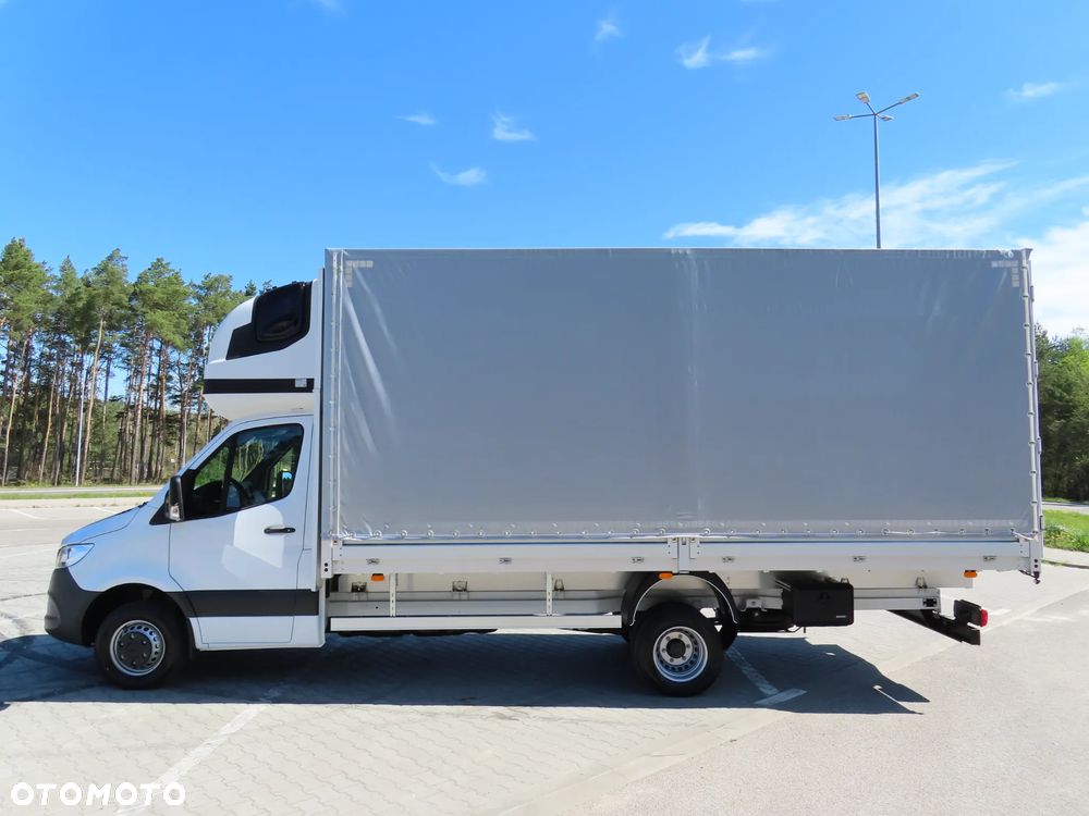 Mercedes-Benz Sprinter 517 CDI 170 KM Plandeka 12 E.Palet 5520 mm Dł. Skrzynia 2453 mm Szeroka TYLNE DRZWI KONTENEROWE Rozstaw Osi 4325 mm DMC 3500 Kg Ładowność 823 Kg WZMACNIANY Załadunek Wysokość Rampowa AMAZON Kabina Sypialniana SPOJKAR SPOJTRAK XL Nowy Nie Używany Gotowy Dostępny OKAZJA - 6
