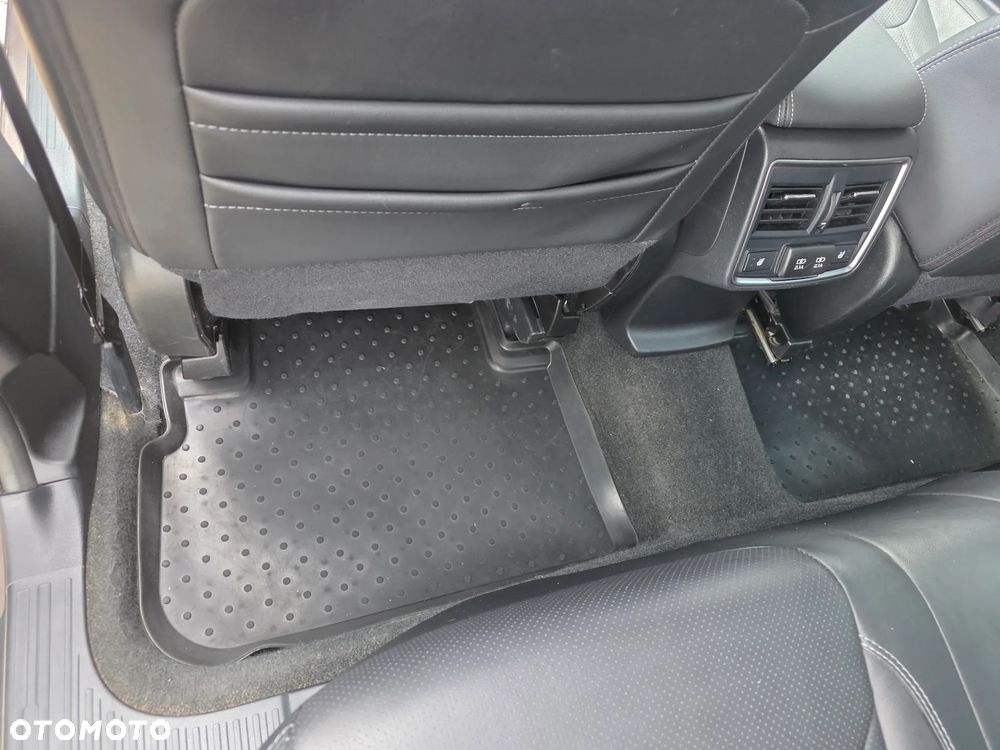 Subaru Forester 2.0i-L Platinum Black Edition EyeSight Lineartronic - 16