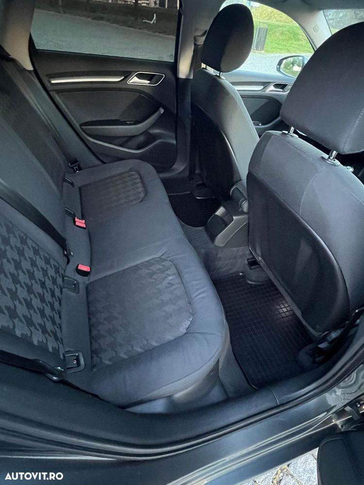 Audi A3 Sportback 1.6 TDI ultra Attraction - 11