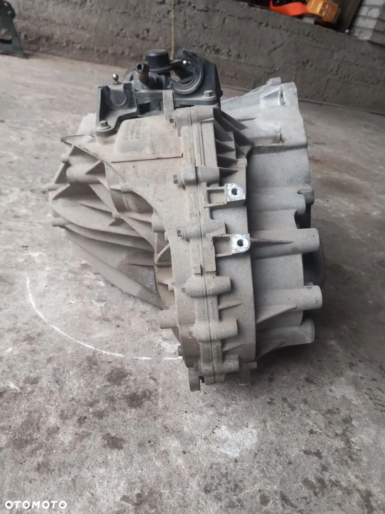 Skrzynia biegów VOLVO V60 RFE66R7F097BB 2.0L diesel 120kW 2014 - 3