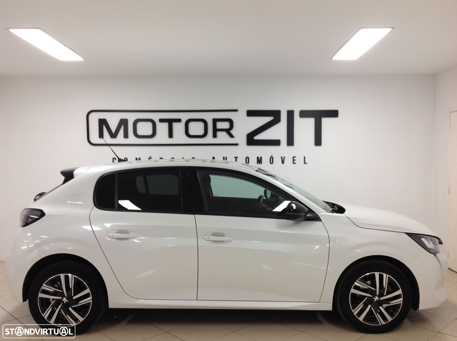 Peugeot 208 1.2 PureTech Allure - 6