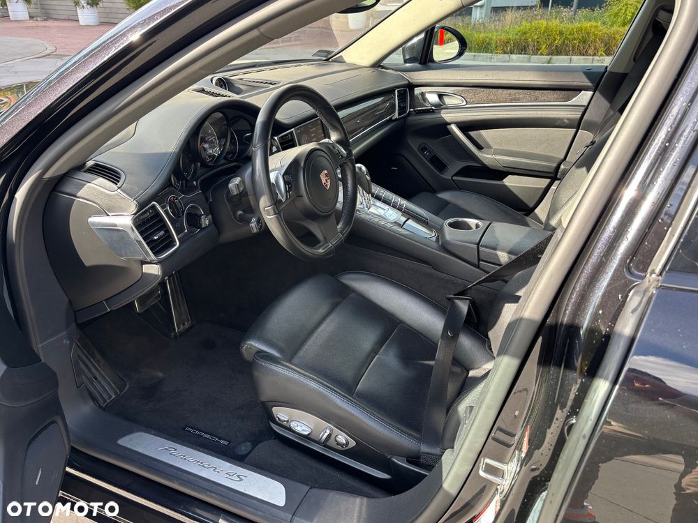 Porsche Panamera 2011 photo 2