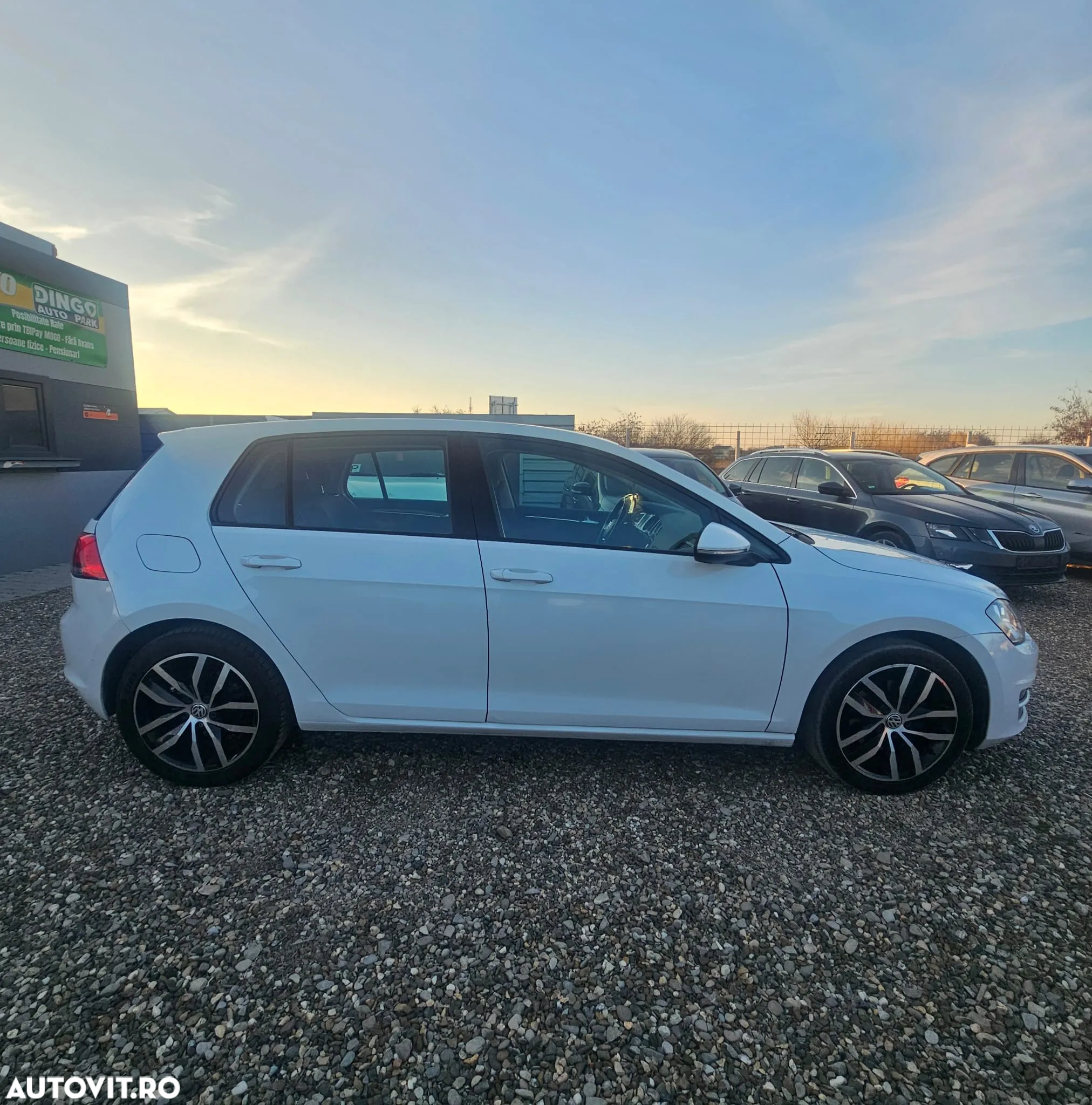 Volkswagen Golf 1.6 TDI BlueMotion Technology DPF Highline DSG - 14