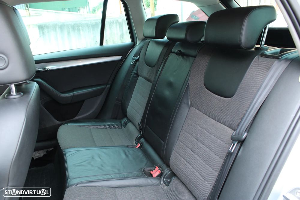 Skoda Octavia Break 1.6 TDI DPF DSG Classic - 21