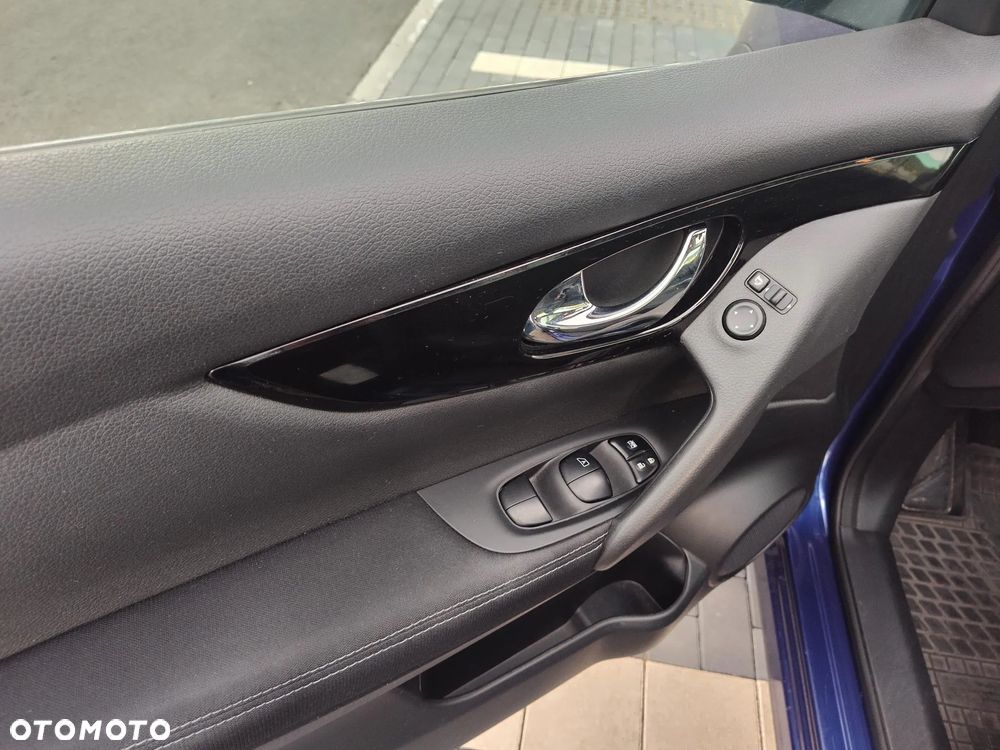 Nissan Qashqai 1.2 DIG-T N-Connecta - 24