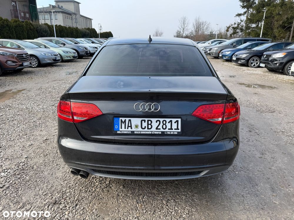 Audi A4 Limousine - 5