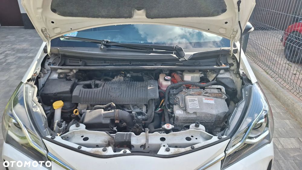 Toyota Yaris Hybrid 100 Dynamic - 7