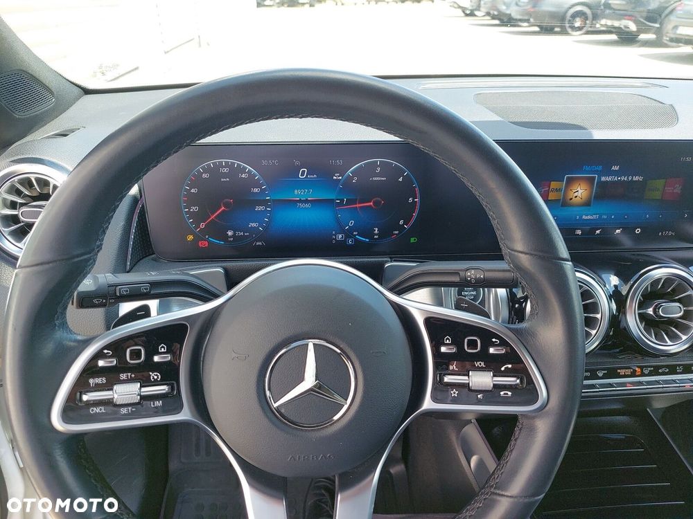 Mercedes-Benz GLB - 14
