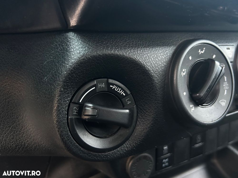 Toyota Hilux 2.4D 150CP 4x4 Double Cab 6MT Style - 25