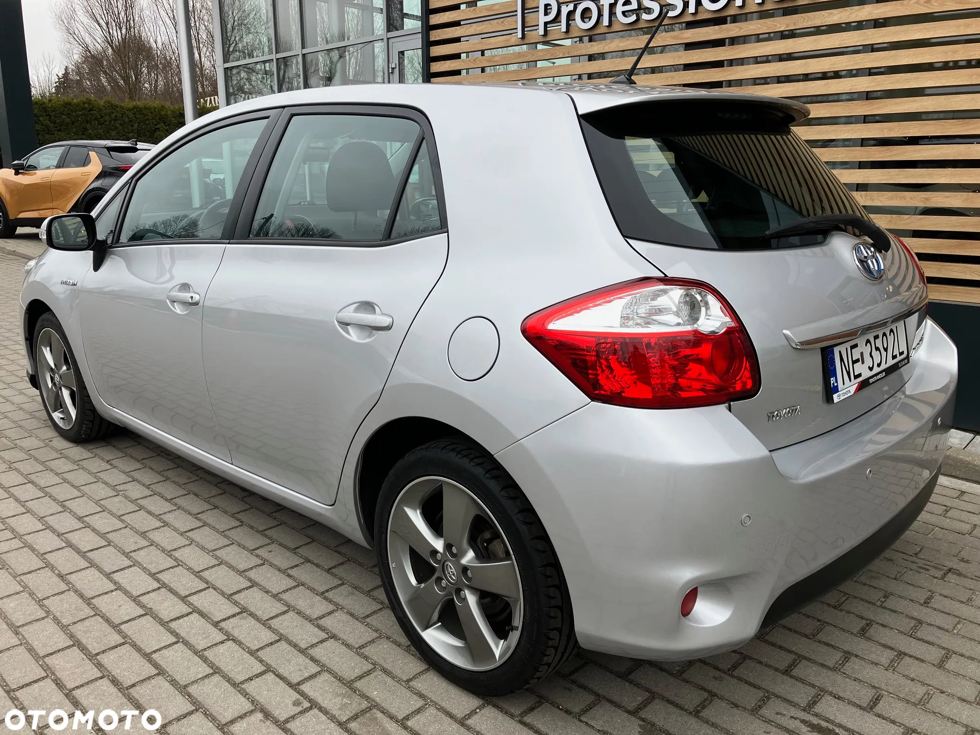Toyota Auris 1.8 HSD Luna - 4