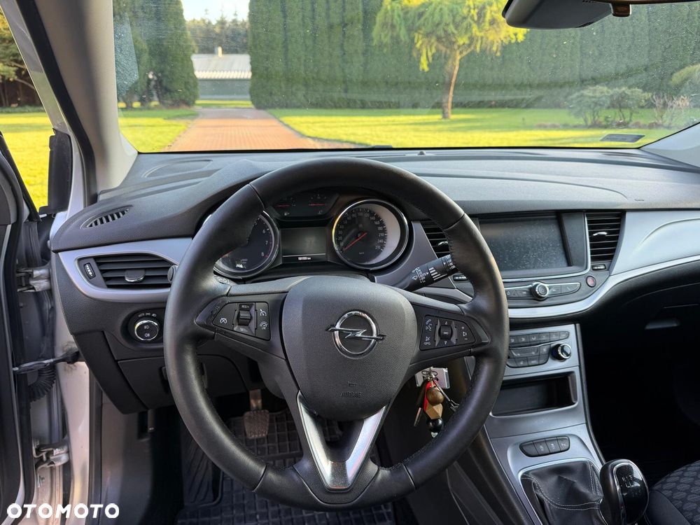 Opel Astra 1.2 T Elegance S&S - 4