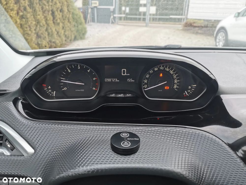 Peugeot 208 Blue-HDi 100 Stop&Start Style - 17