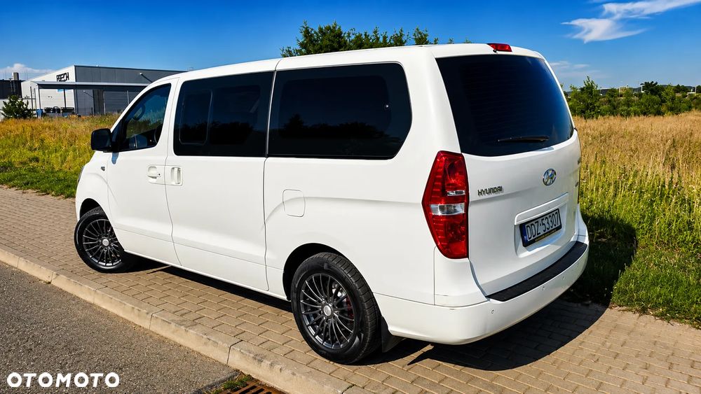 Hyundai H-1 Starex - 2