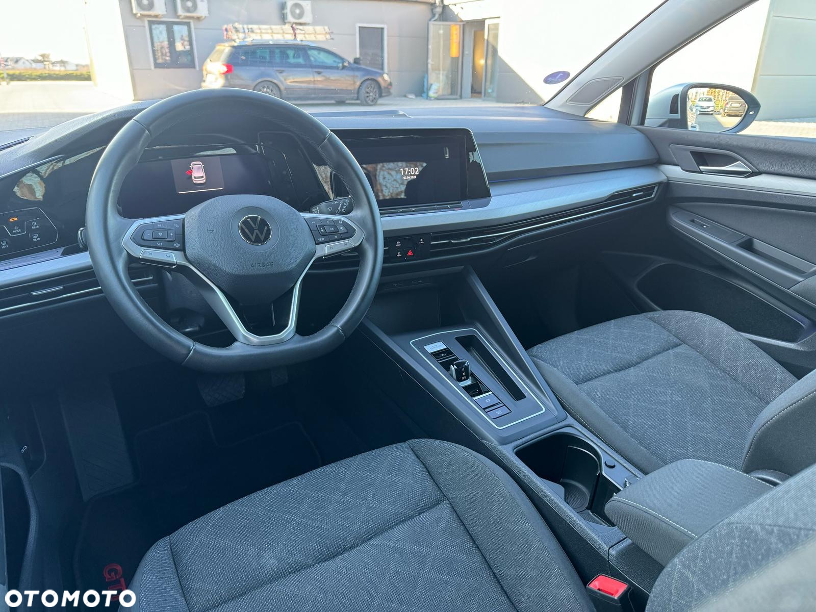 Volkswagen Golf - 11