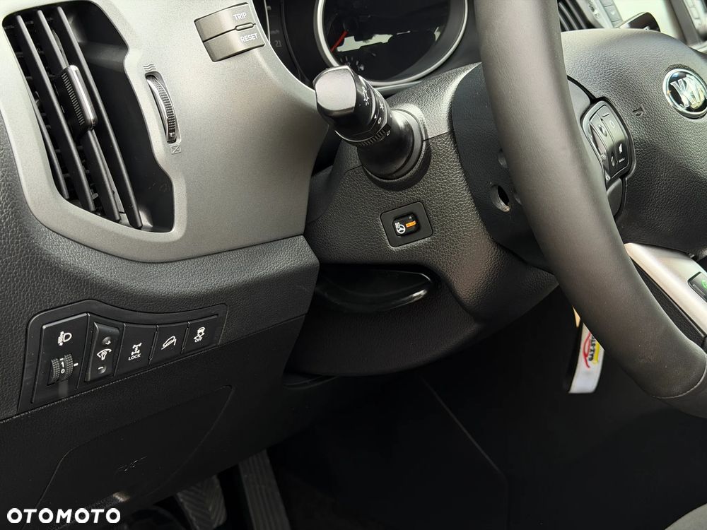 Kia Sportage 2.0 CRDI 4WD Fifa World Cup Edition - 33