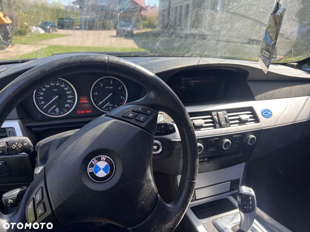 BMW Seria 5 520d Edition Sport - 11