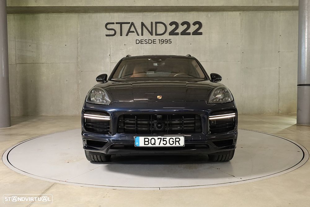 Porsche Cayenne Turbo - 2