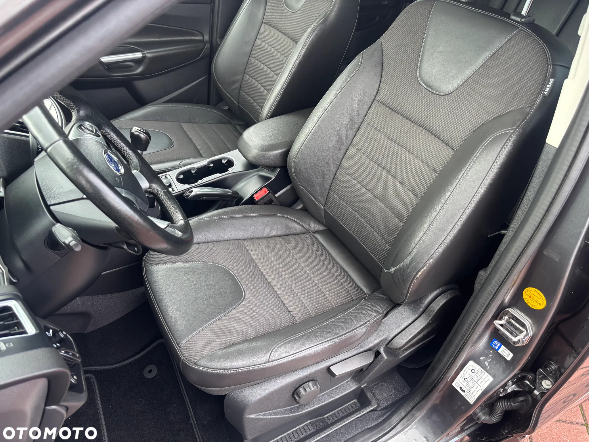 Ford Kuga 1.5 EcoBoost 2x4 Titanium - 13