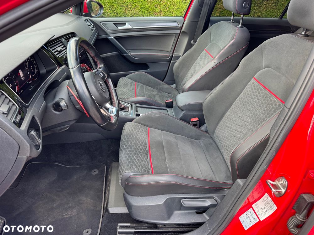 Volkswagen Golf GTI (BlueMotion Technology) DSG Performance - 31