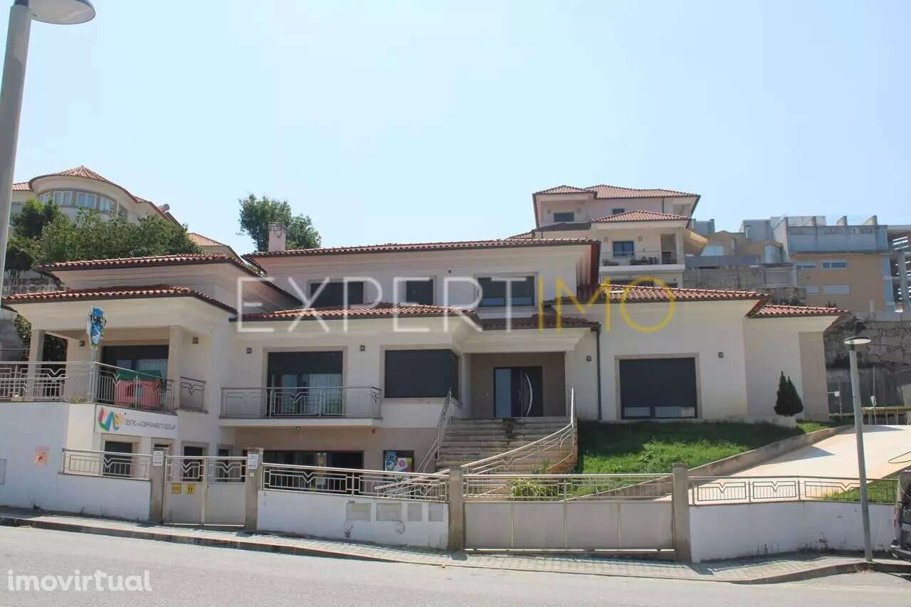 Moradia Imponente, T5 à venda em Seia na Serra da Estrela - Grande imagem: 3/25