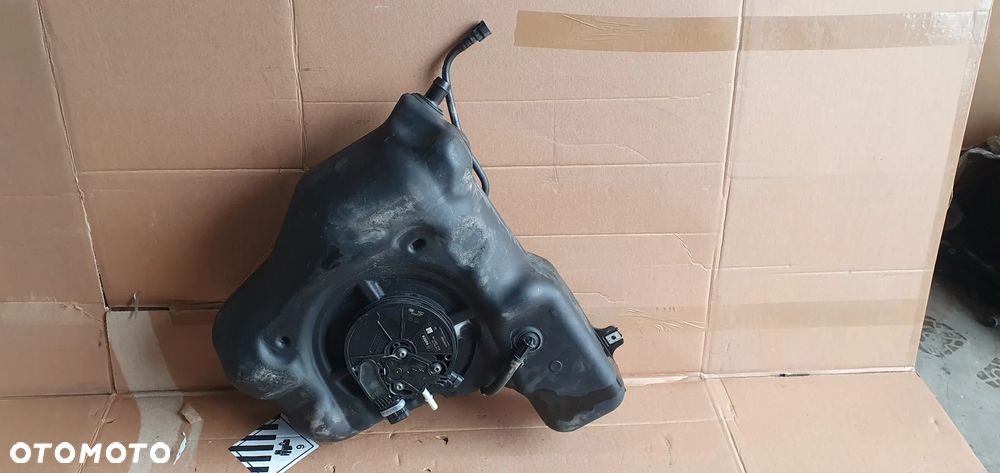 Zbiornik paliwa AdBlue Land Rover Discovery Sport L550 2.0 D GK72-5J228-A - 5