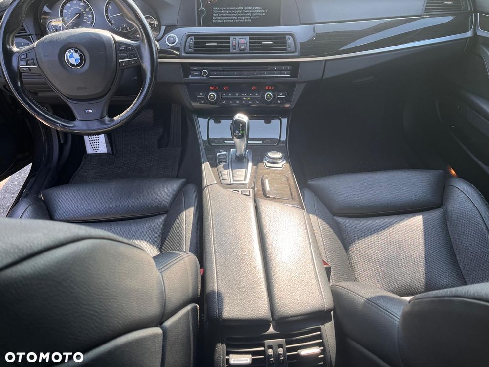 BMW Seria 5 550i xDrive Sport-Aut - 9
