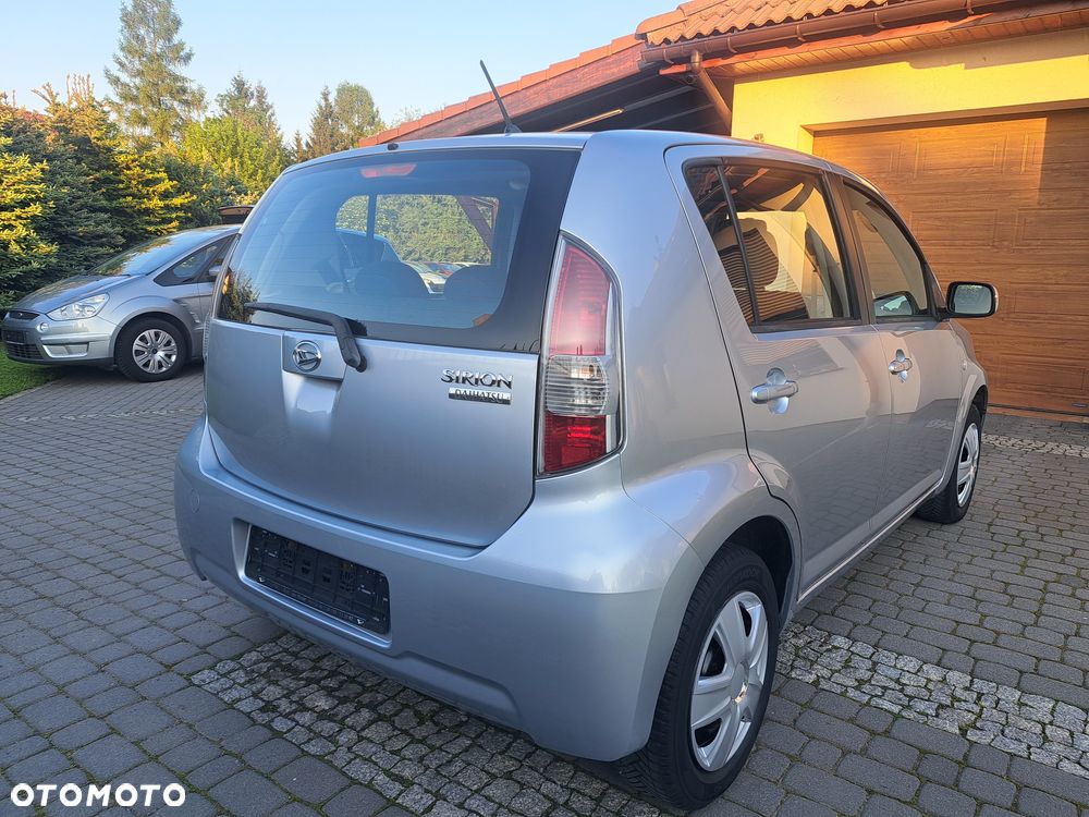Daihatsu Sirion 1.0 - 7