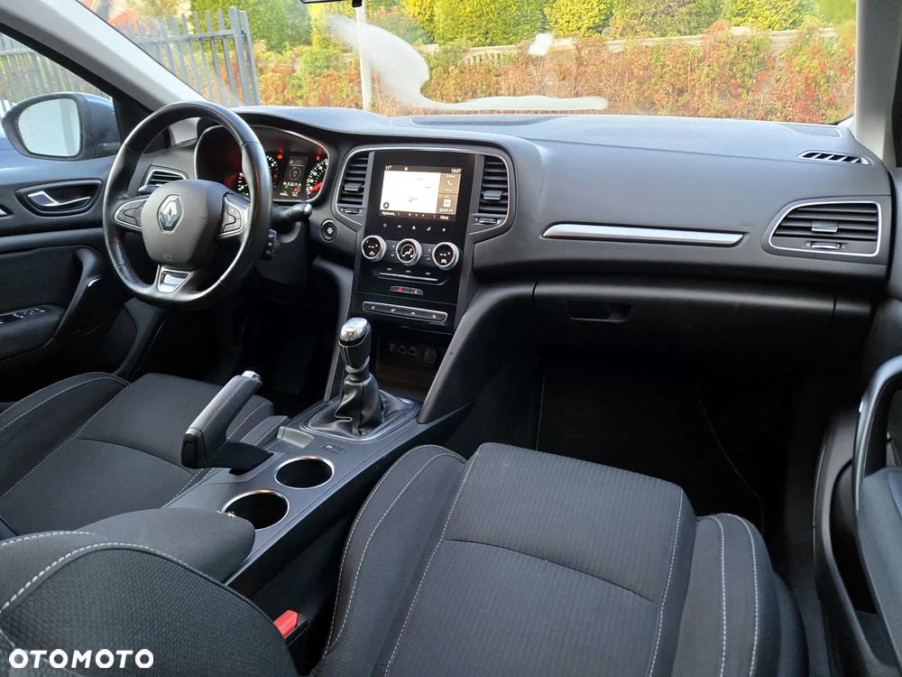 Renault Megane 1.5 Blue dCi Zen - 6