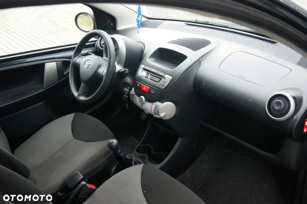Toyota Aygo Connect - 25