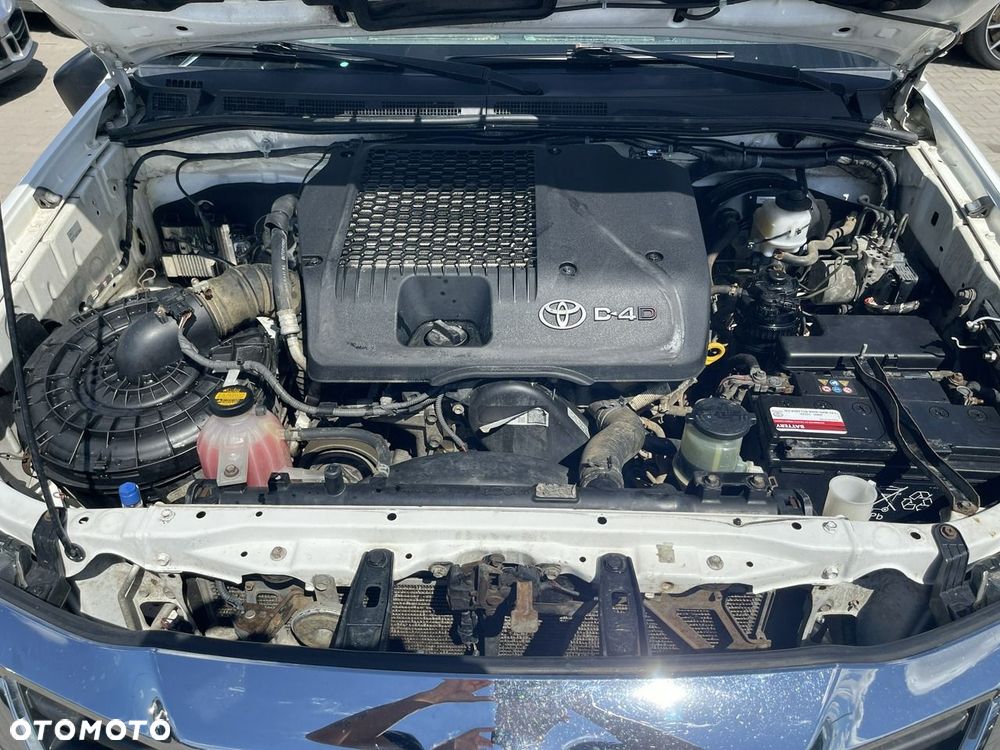 Toyota Hilux 4x4 Double Cab - 11
