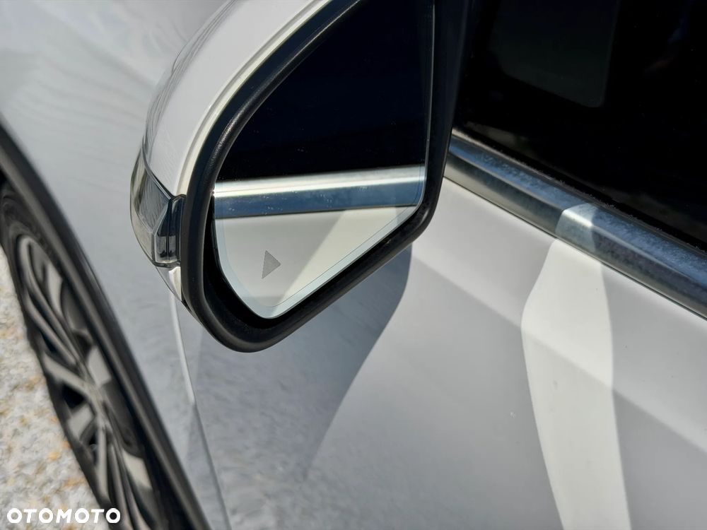 Mercedes-Benz GLB 250 4Matic 8G-DCT - 36