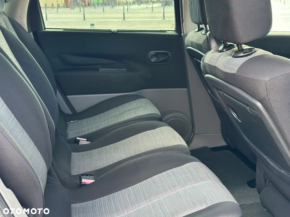 Renault Scenic 2.0 dCi 16V Infinity - 8