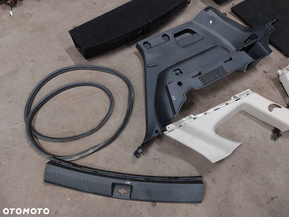 WNĘTRZE BAGAŻNIKA KIA CARENS IV LIFT - 5