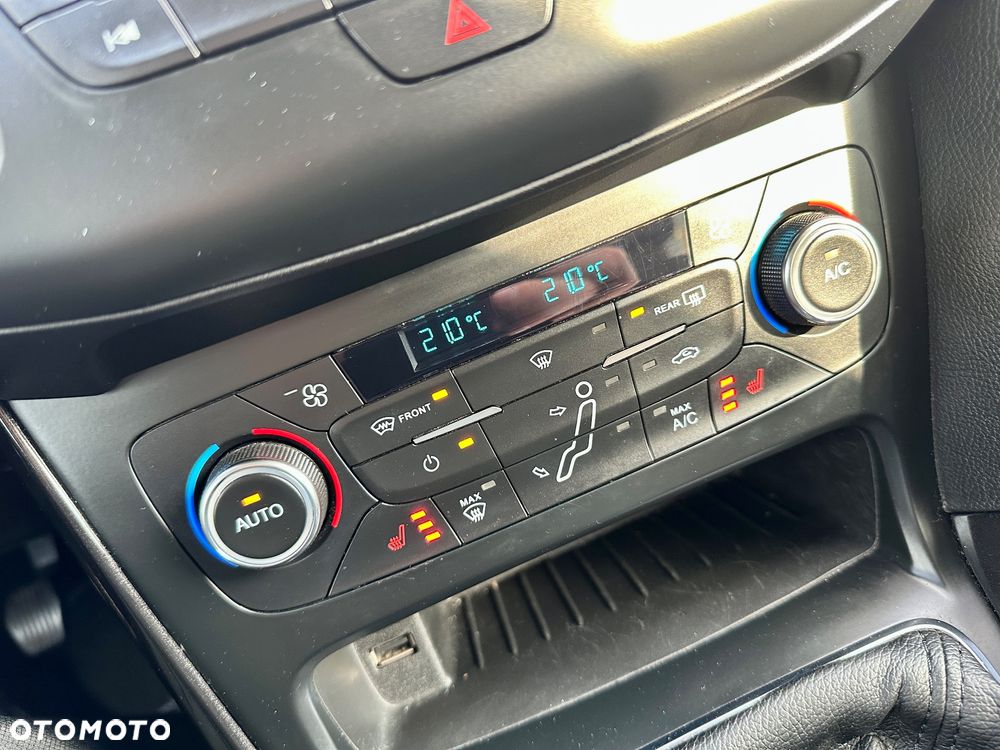 Ford Focus 1.0 EcoBoost Gold X (Edition) - 33