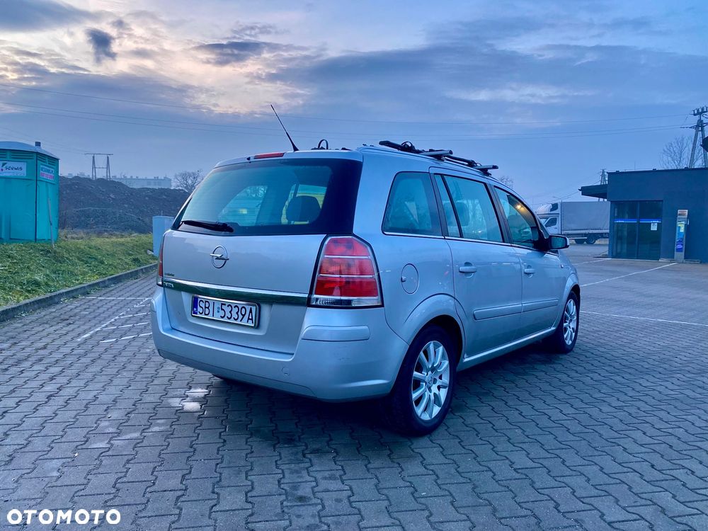 Opel Zafira 1.6 Essentia - 5