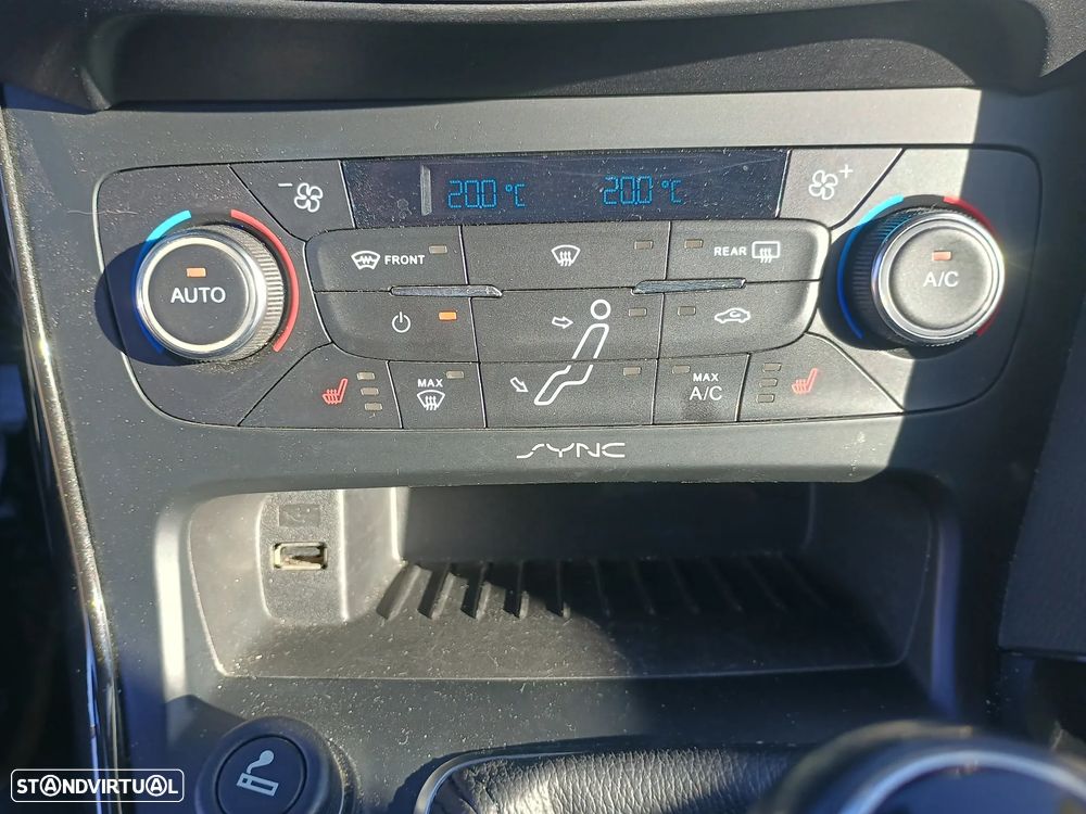 Ford Focus SW 1.0 EcoBoost S&S Titanium - 33